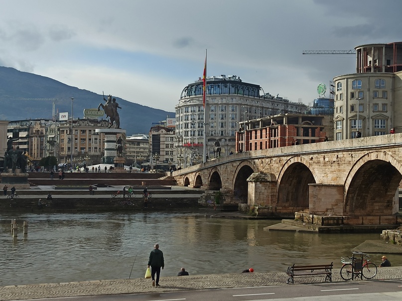 Каменный мост в Скопье
